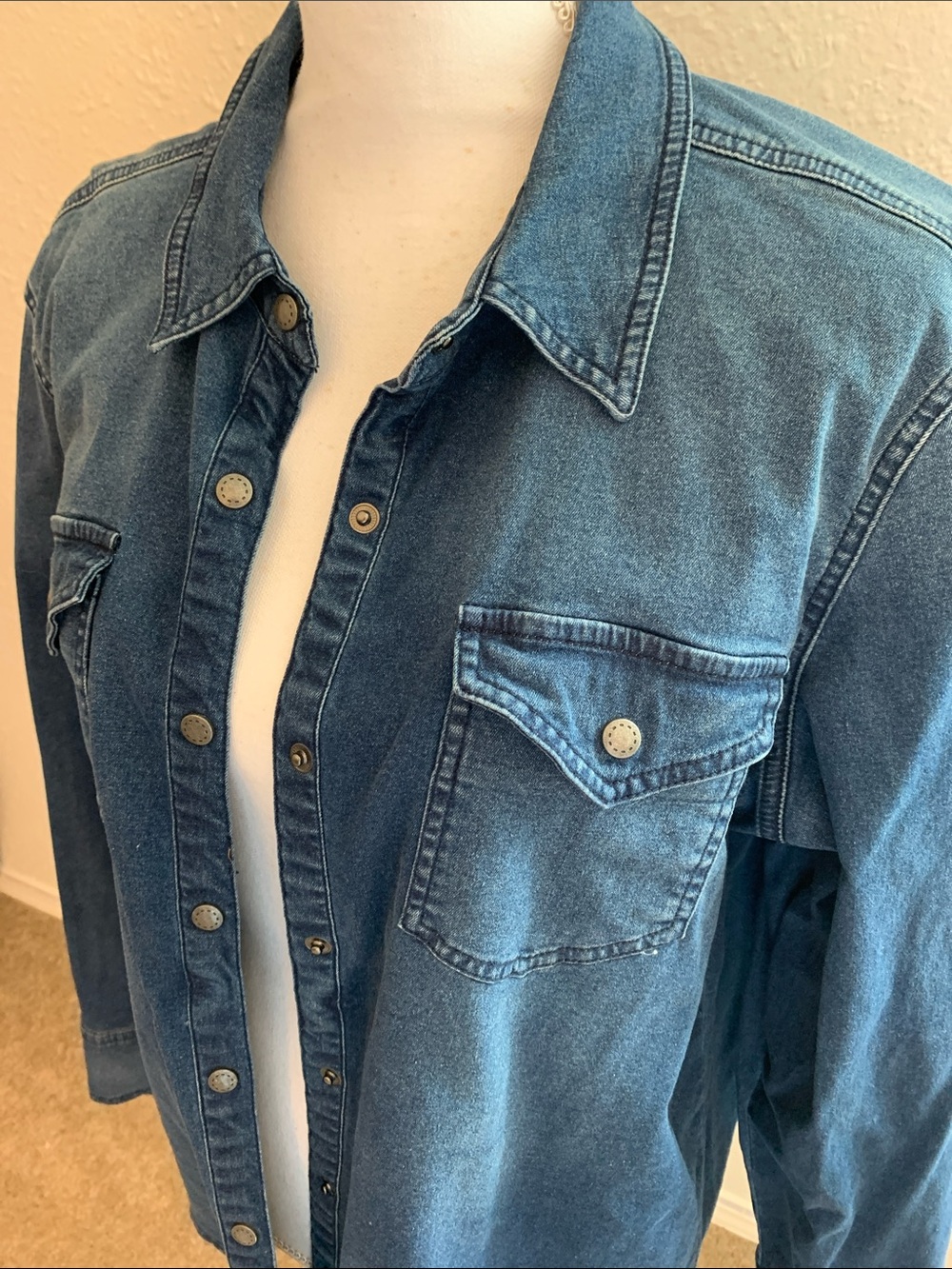 Women Coldwater Creek Indigo Denim Snap-Down Shirt - Casual Chest-Pocket Style - Picture 2 of 8